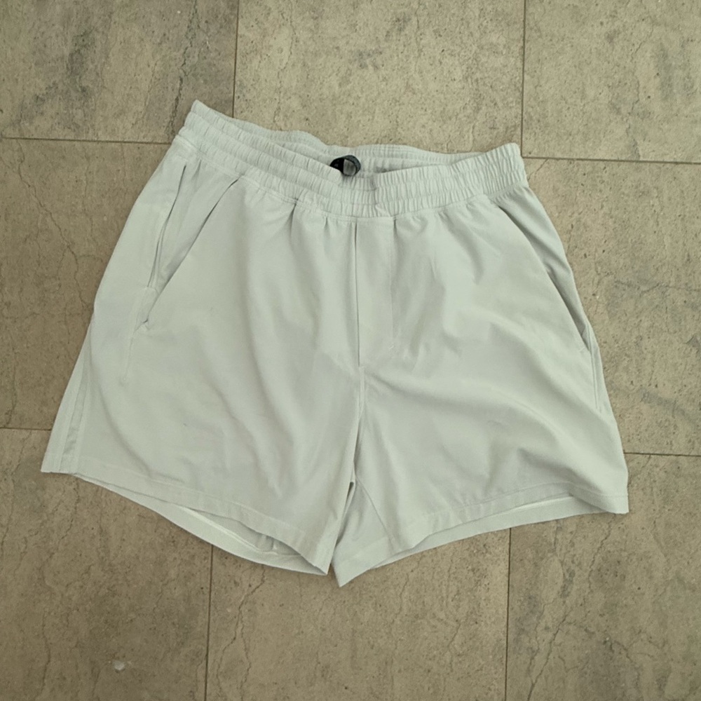 Men's Lululemon Medium White linerless Pacebreaker shorts